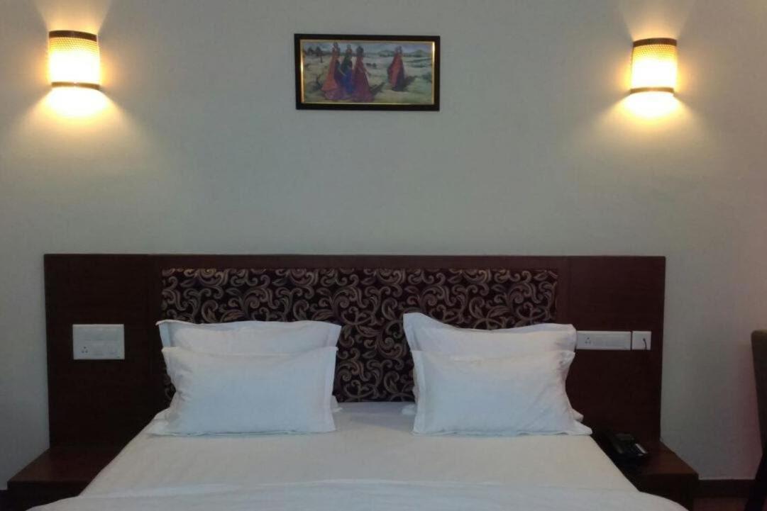 Neelkanth'S Bagar Inn Resort Jhunjhunu Eksteriør bilde